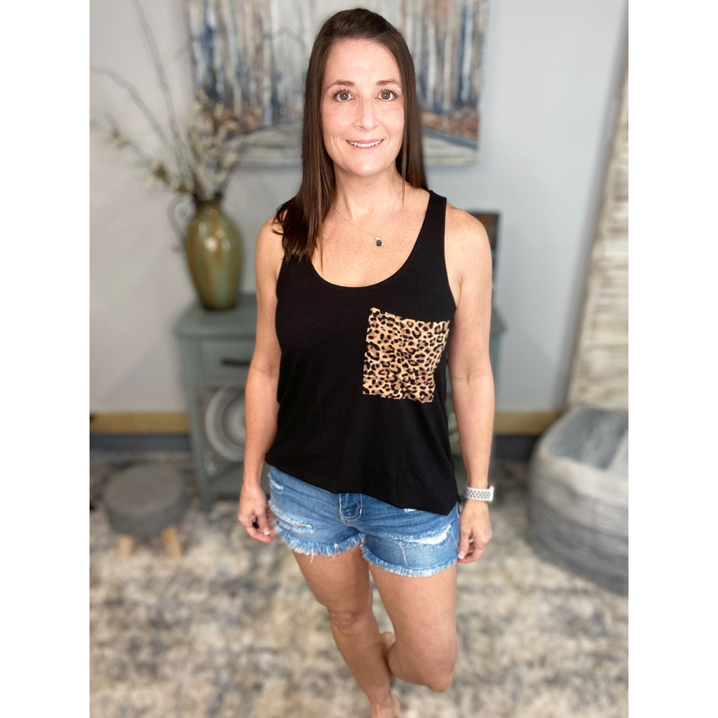 “Free Fallin” Scoop Neck Sleeveless Animal Leopard Pocket Summer Floaty Tank Top Black